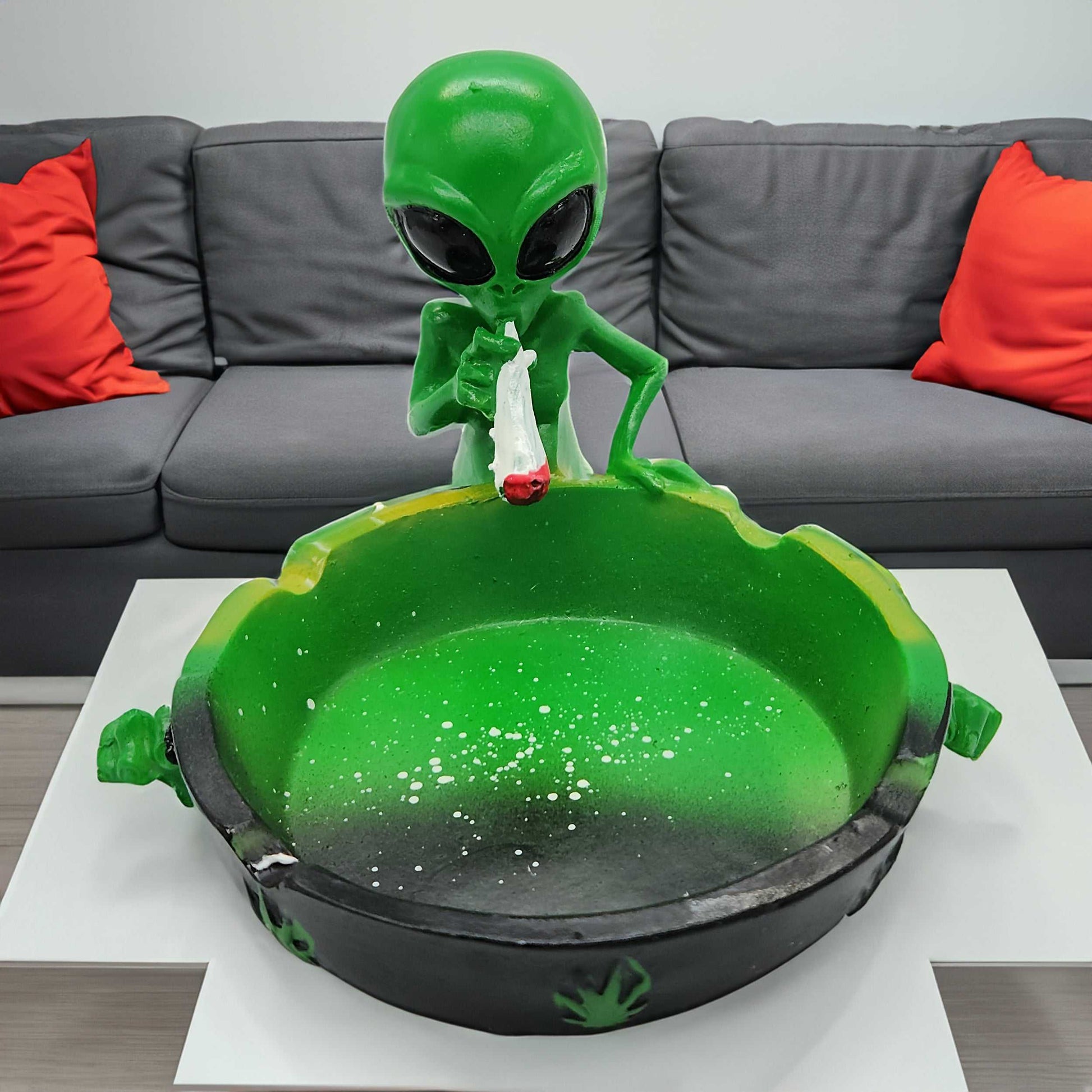 Alien-Aschenbecher - Lustiges & Einzigartiges Design - Perfekt für Joints & Kiffer - Großer Aschenbecher mit Alien-Deko - Witziges Raucher-Zubehör - PURPLE LEGACY SHOP